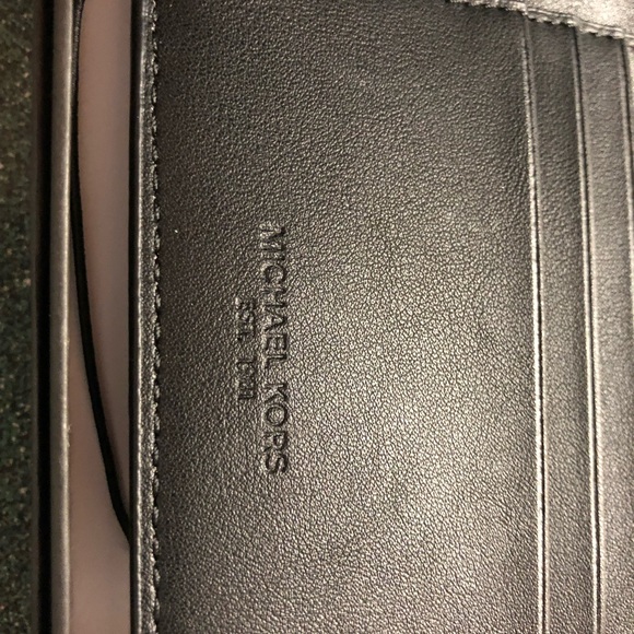 Michael Kors men’s wallet MSRP $88 brand new - Picture 6 of 8